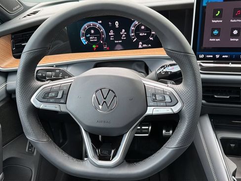 New 2026 Volkswagen Tiguan SEL R-Line AWD/4WD image 13