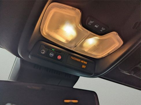 Used 2024 Chevrolet Colorado Z71 w/ Z71 Convenience Package 2 image 24