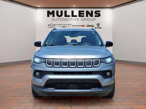 Used 2022 Jeep Compass Latitude AWD/4WD image 6