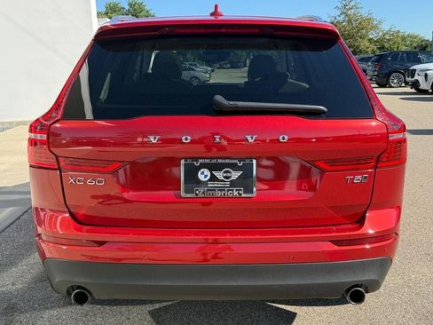 Used 2021 Volvo XC60 T5 Momentum w/ Premium Package AWD/4WD image 4