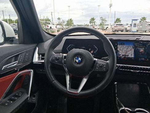 Used 2023 BMW X1 xDrive28i AWD/4WD image 9