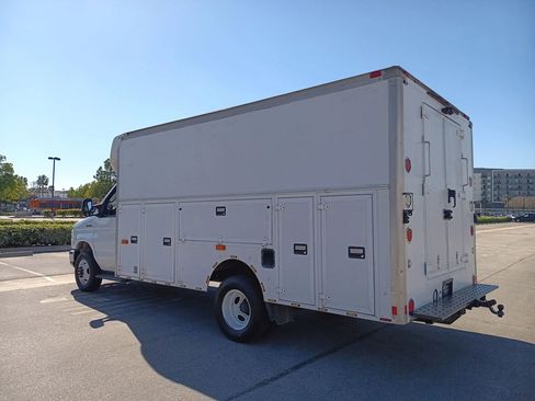 Used 2013 Ford E-450 and Econoline 450 Super Duty w/ Interior Upgrade Pkg image 8