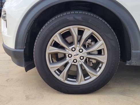Used 2022 Ford Explorer Limited w/ Equipment Group 301A RWD image 12
