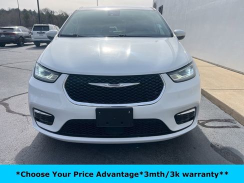 Certified 2023 Chrysler Pacifica Touring-L image 7