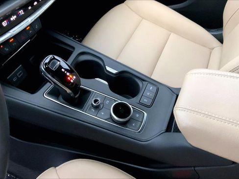 Used 2024 Cadillac XT4 Luxury w/ Cold Weather Package image 17