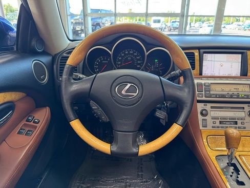 Used 2004 Lexus SC 430 Convertible RWD image 37