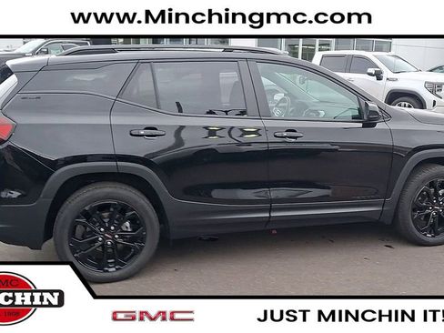 Used 2022 GMC Terrain SLE w/ Driver Convenience Package image 7