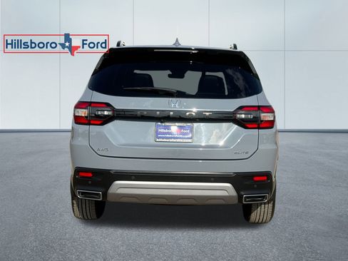 Used 2023 Honda Pilot Elite image 7