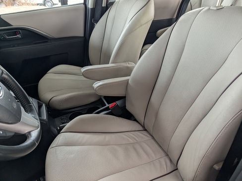 Used 2014 MAZDA MAZDA5 Grand Touring image 8