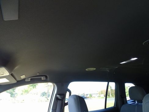 Used 2025 GMC Acadia Elevation image 21