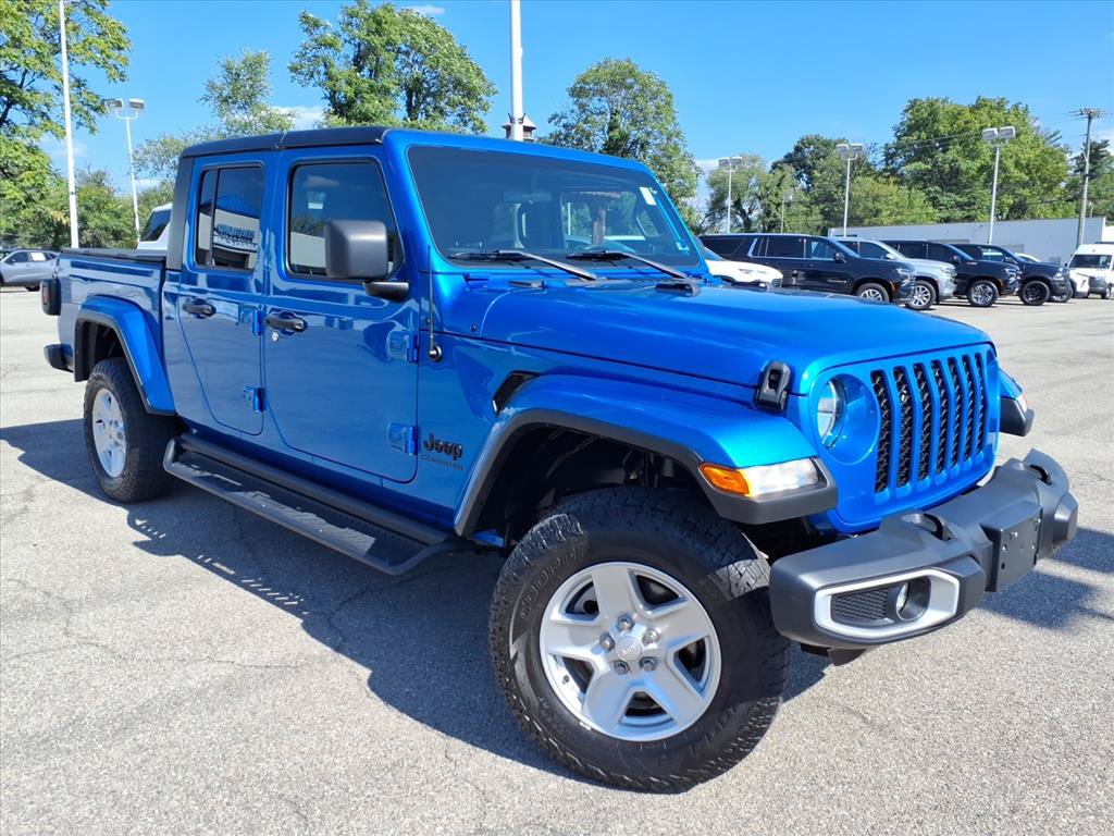 Used 2022 Jeep Gladiator Sport AWD/4WD image 2