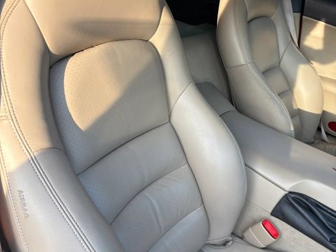 Used 2006 Chevrolet Corvette Coupe w/ Preferred Equipment Group RWD image 33