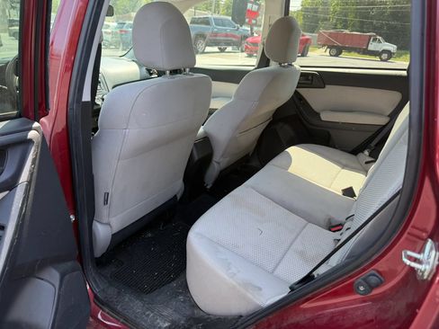 Used 2015 Subaru Forester 2.5i Premium w/ All-Weather Package AWD/4WD image 10