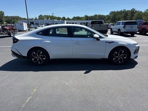 Used 2025 Hyundai Sonata SEL FWD image 6