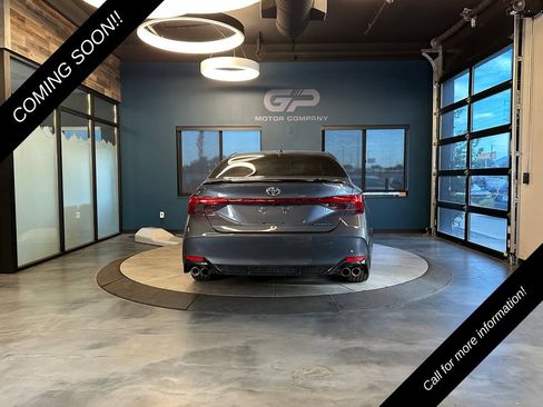 Used 2019 Toyota Avalon Touring w/ Advanced Safety Package FWD image 4