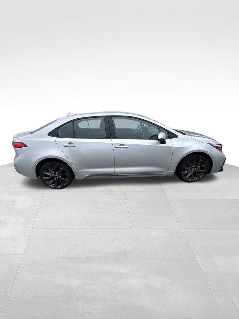 Used 2026 Toyota Corolla SE FWD image 8