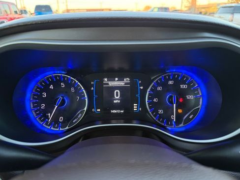 Used 2017 Chrysler Pacifica LX image 27