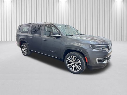 New 2025 Jeep Wagoneer L Series II image 2