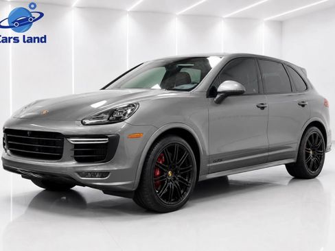 Used 2018 Porsche Cayenne GTS w/ Premium Package Plus AWD/4WD image 4