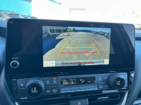 Used 2025 Toyota Grand Highlander AWD image 17