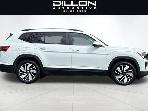 Used 2024 Volkswagen Atlas SE AWD/4WD image 3