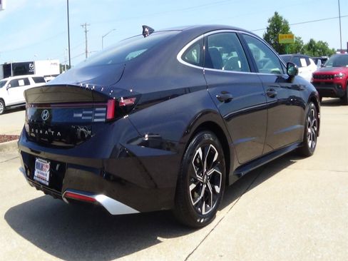 Used 2025 Hyundai Sonata SEL FWD image 6