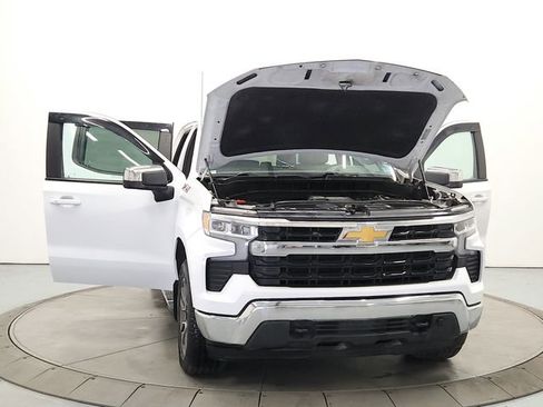 Used 2023 Chevrolet Silverado 1500 LT w/ Z71 Off-Road Package image 10