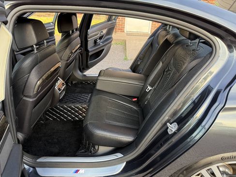 Used 2018 BMW 740i RWD image 13