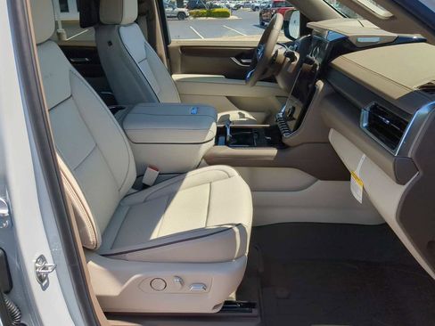 New 2026 GMC Yukon Denali w/ Denali Reserve Package AWD/4WD image 30