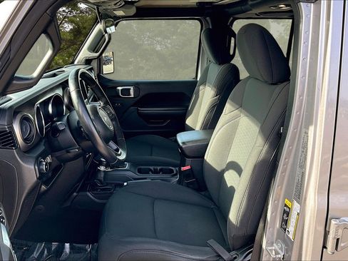 Used 2021 Jeep Wrangler Unlimited Sport image 22