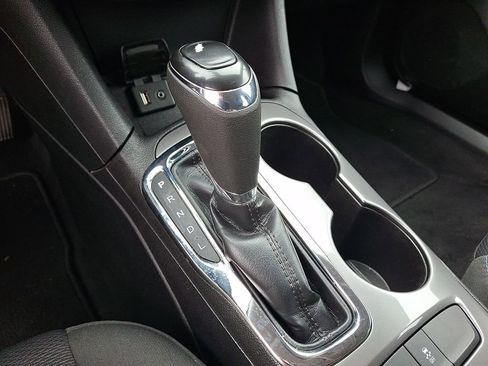 Used 2017 Chevrolet Cruze LT w/ Convenience Package image 16