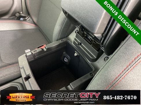 New 2026 Jeep Wrangler Unlimited Rubicon w/ Steel Bumper Group image 26