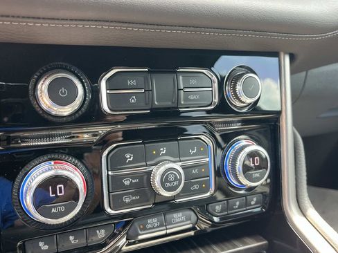 Used 2021 GMC Yukon XL Denali RWD image 43