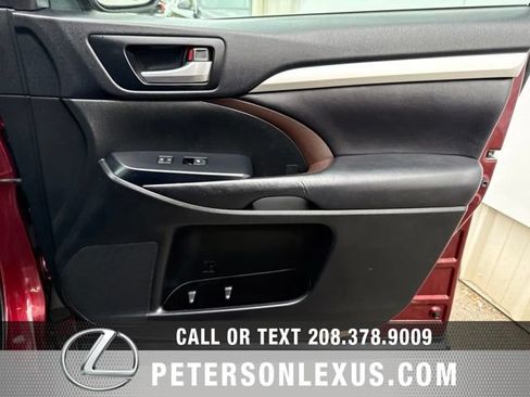 Used 2015 Toyota Highlander XLE FWD image 12
