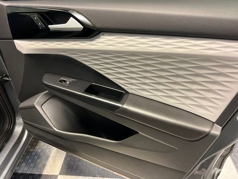 Used 2023 Volkswagen Atlas SE w/ Panoramic Sunroof Package image 11