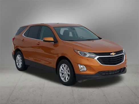 Used 2019 Chevrolet Equinox LT w/ Driver Convenience Package image 8