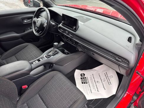 Used 2025 Honda HR-V Sport image 26