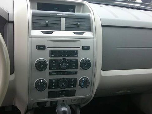 Used 2012 Ford Escape XLT image 7