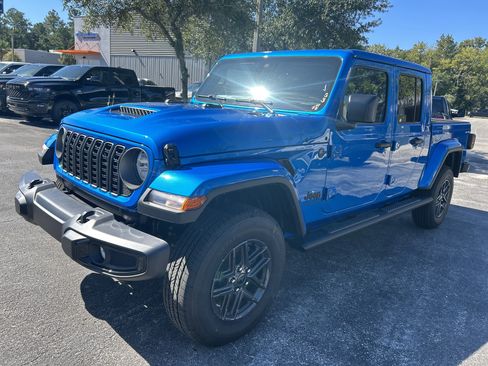 New 2025 Jeep Gladiator Sport image 3