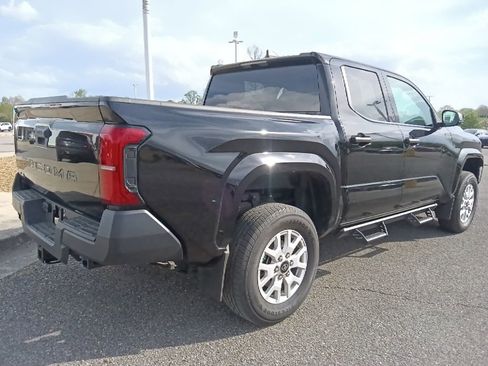 Used 2024 Toyota Tacoma SR AWD/4WD image 3