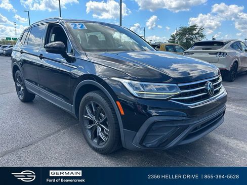 Used 2022 Volkswagen Tiguan SE FWD image 1