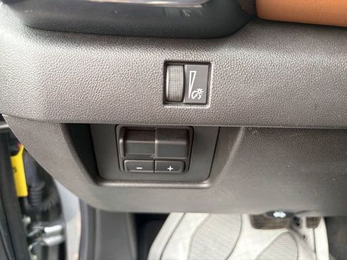 Used 2023 GMC Canyon AT4 w/ AT4 Premium Package image 19