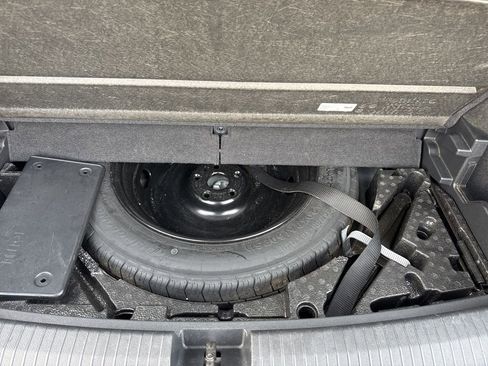 Used 2024 Volkswagen Tiguan SE image 26