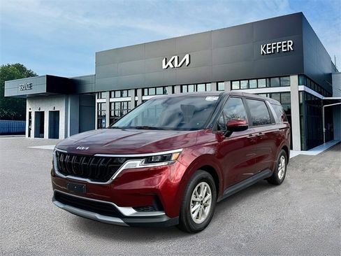 Certified 2024 Kia Carnival LX image 4