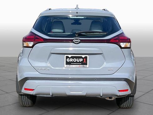 Used 2024 Nissan Kicks SR w/ SR Premium Package FWD image 5