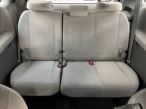 Used 2020 Toyota Sienna LE image 41