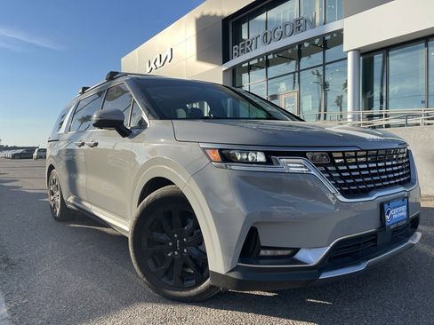 Used 2024 Kia Carnival SX Prestige image 1