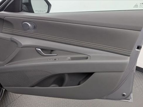 Used 2025 Hyundai Elantra SEL image 22