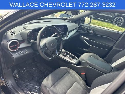 Used 2024 Chevrolet Trax RS FWD image 14