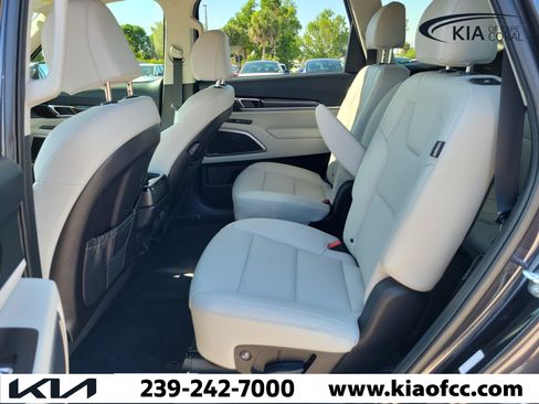 Certified 2025 Kia Telluride S FWD image 12